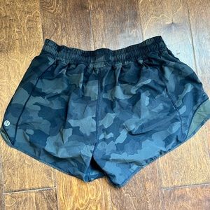 Lululemon shirt size 8